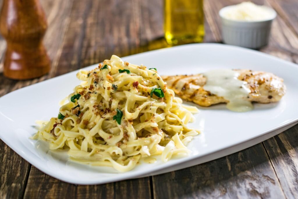 A colorful collage featuring five quick meals including creamy chicken pasta, beef tacos, shrimp stir-fry, grilled cheese with tomato soup, and BBQ chicken flatbread pizza ready in 30 minutes.